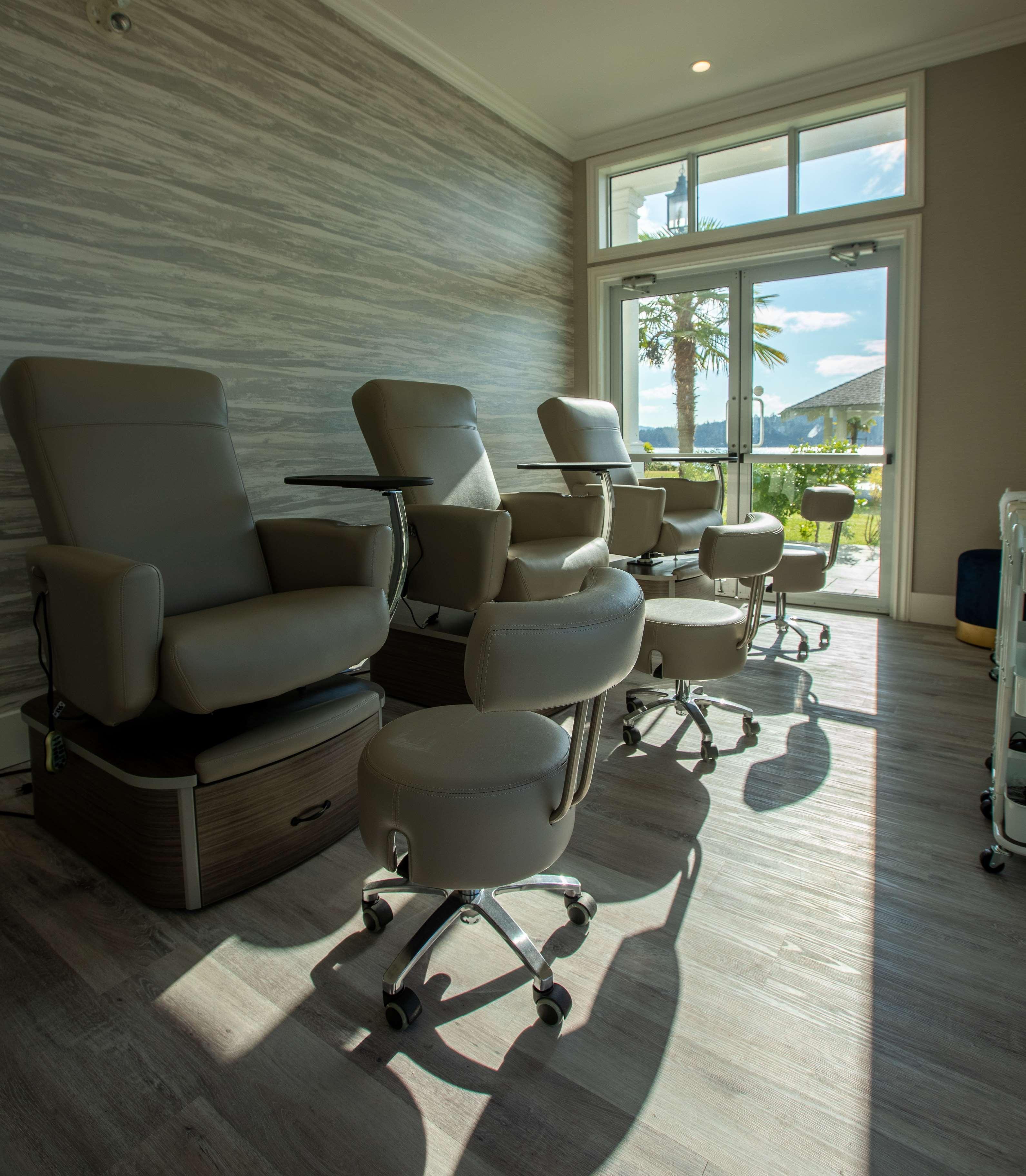 Prestige Oceanfront Resort, Worldhotels Luxury Sooke Exterior photo