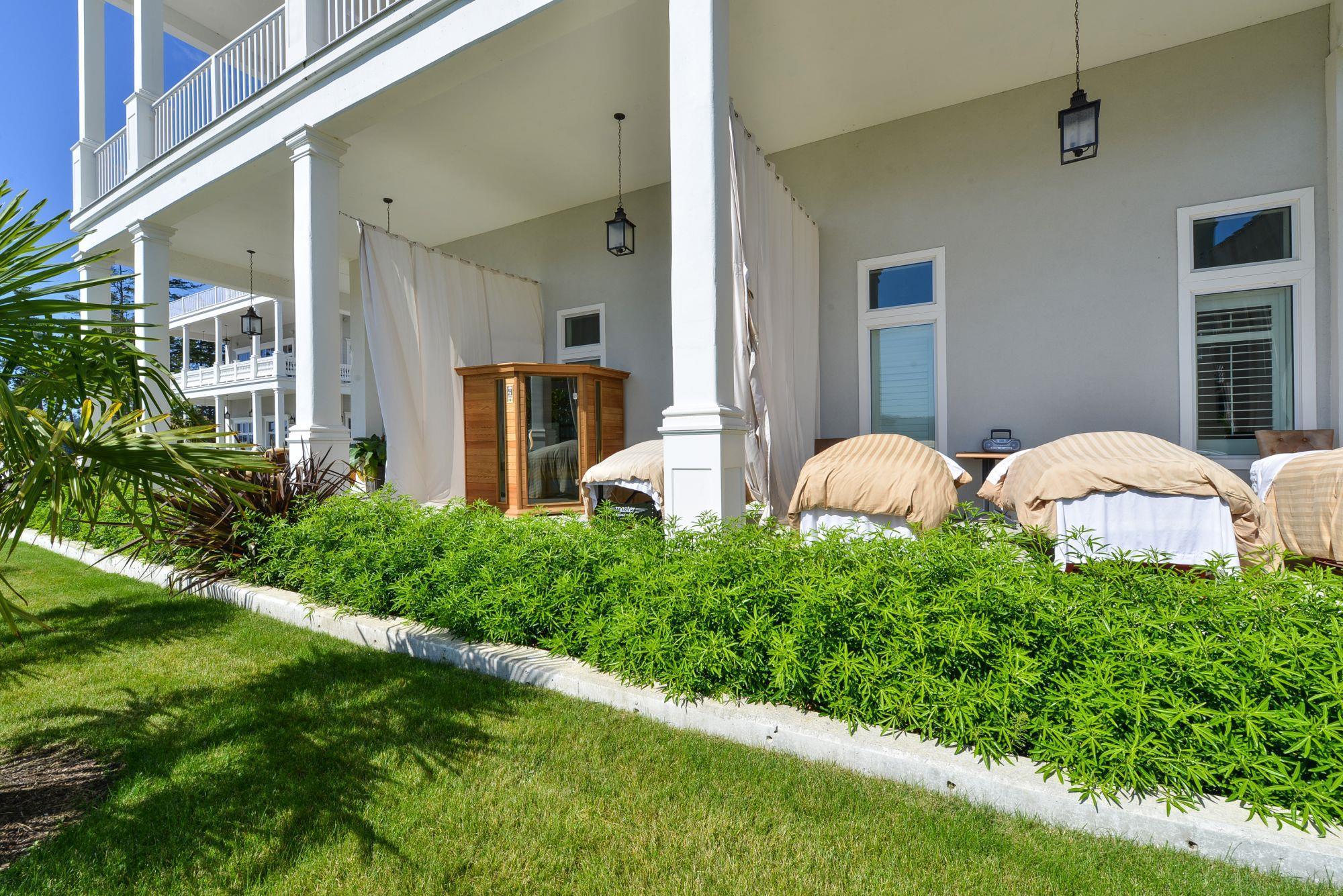 Prestige Oceanfront Resort, Worldhotels Luxury Sooke Exterior photo