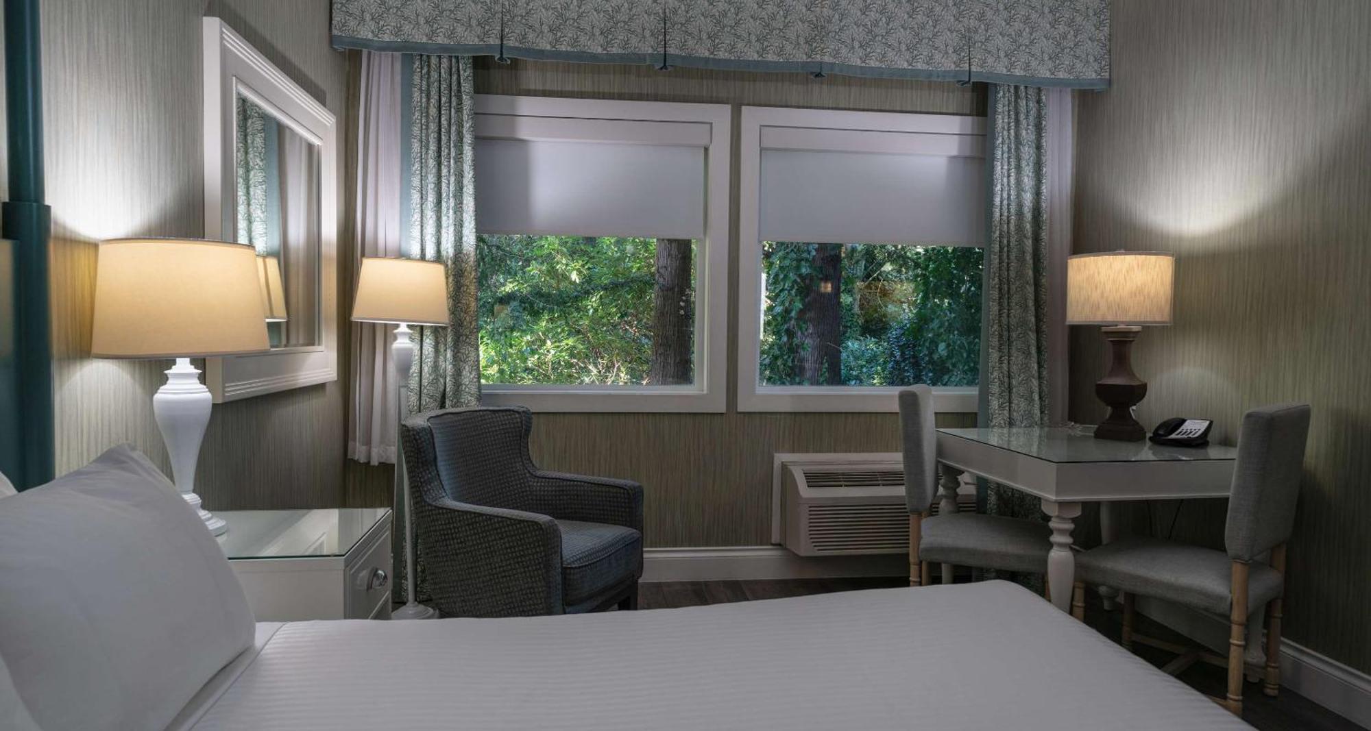 Prestige Oceanfront Resort, Worldhotels Luxury Sooke Exterior photo