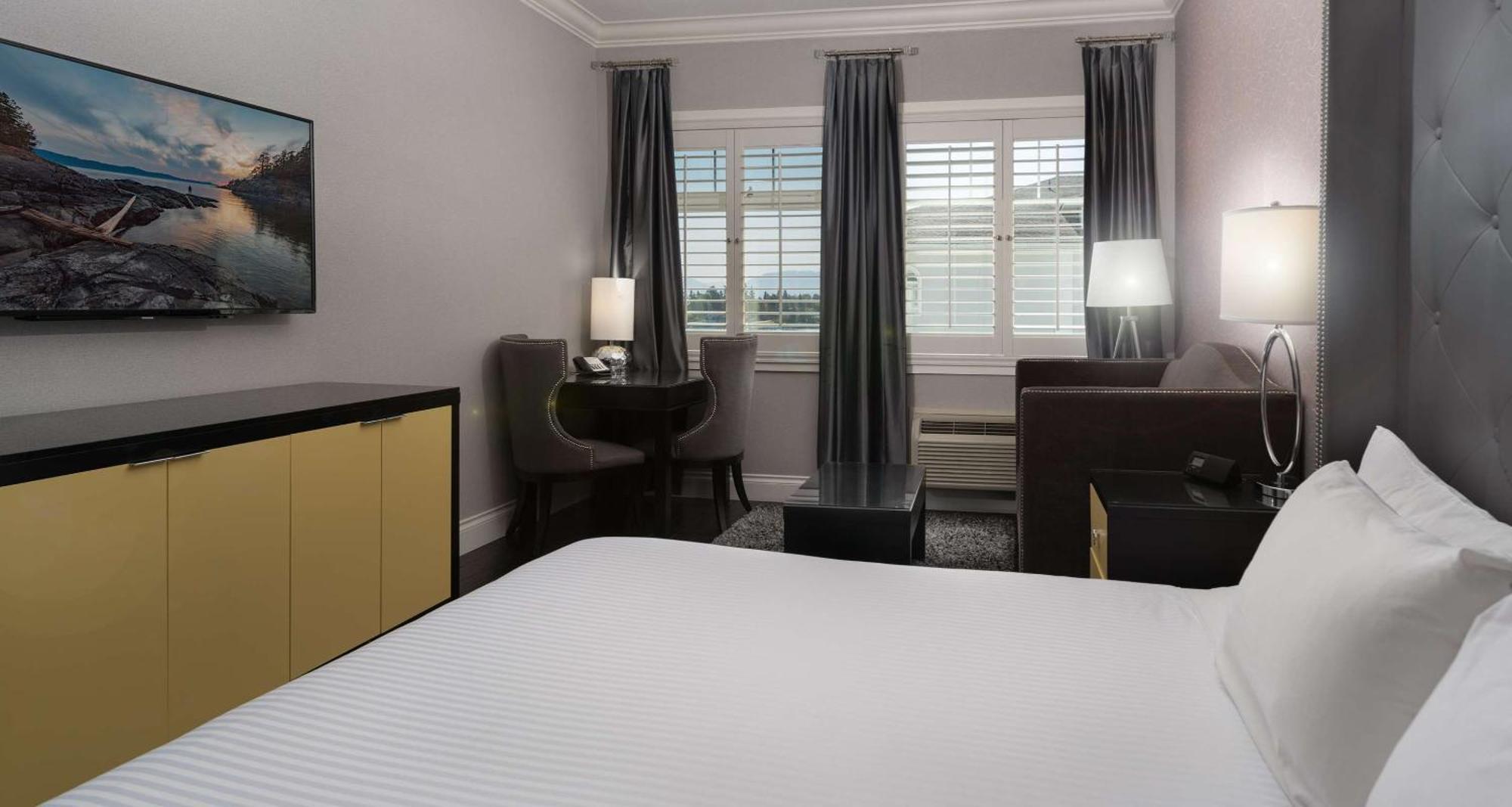 Prestige Oceanfront Resort, Worldhotels Luxury Sooke Exterior photo
