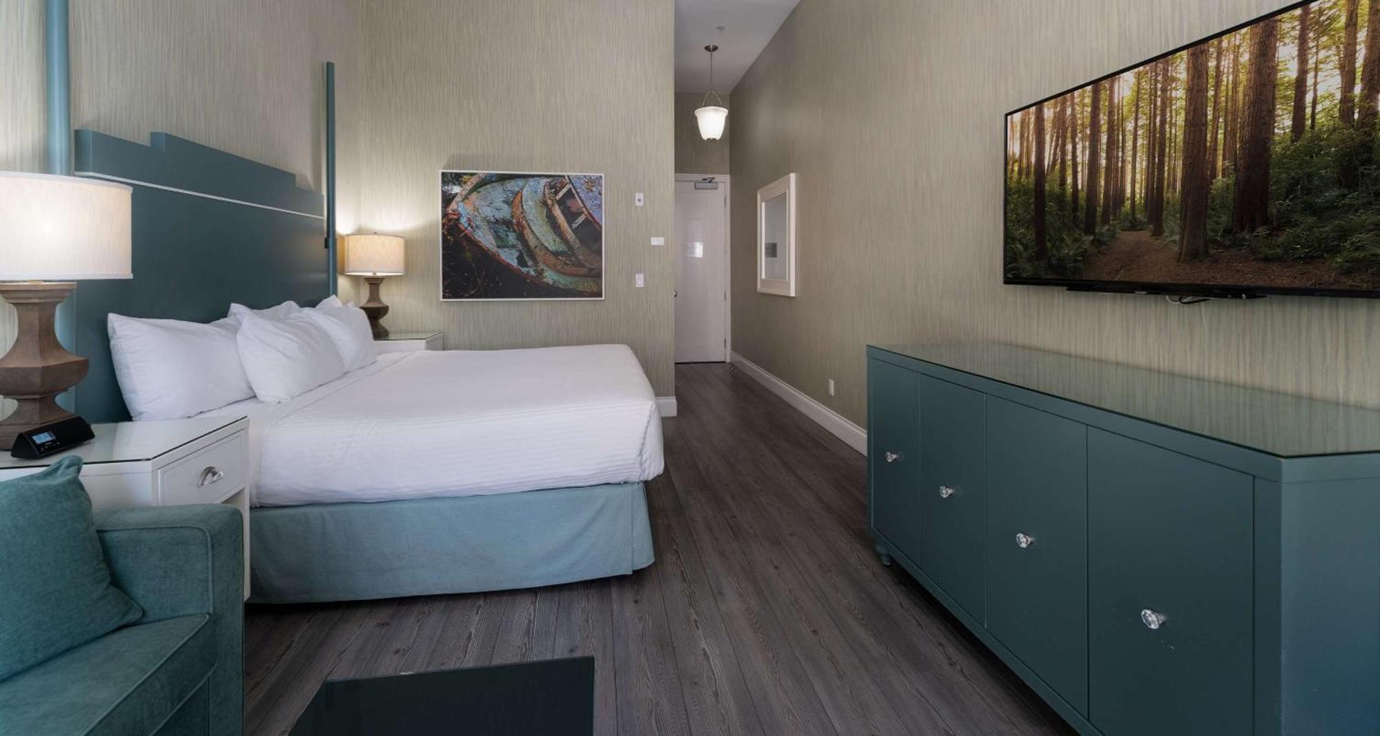 Prestige Oceanfront Resort, Worldhotels Luxury Sooke Exterior photo