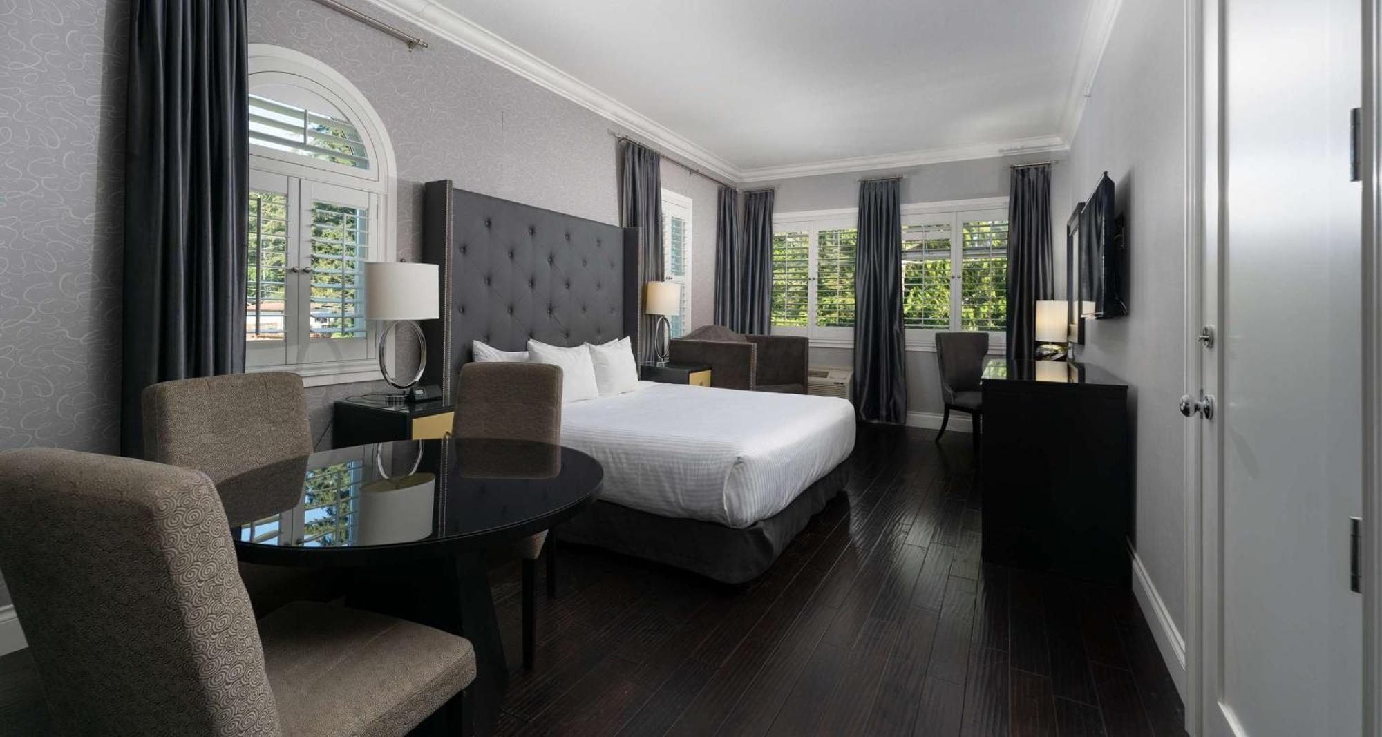 Prestige Oceanfront Resort, Worldhotels Luxury Sooke Exterior photo